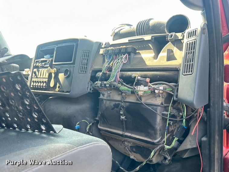 image for item DP1147 2007 International  7400 dump truck