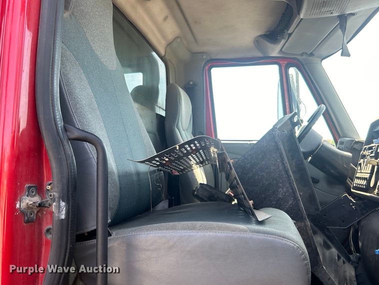 image for item DP1147 2007 International  7400 dump truck