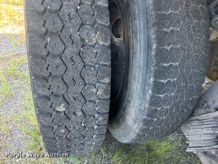 image for item DP1147 2007 International  7400 dump truck