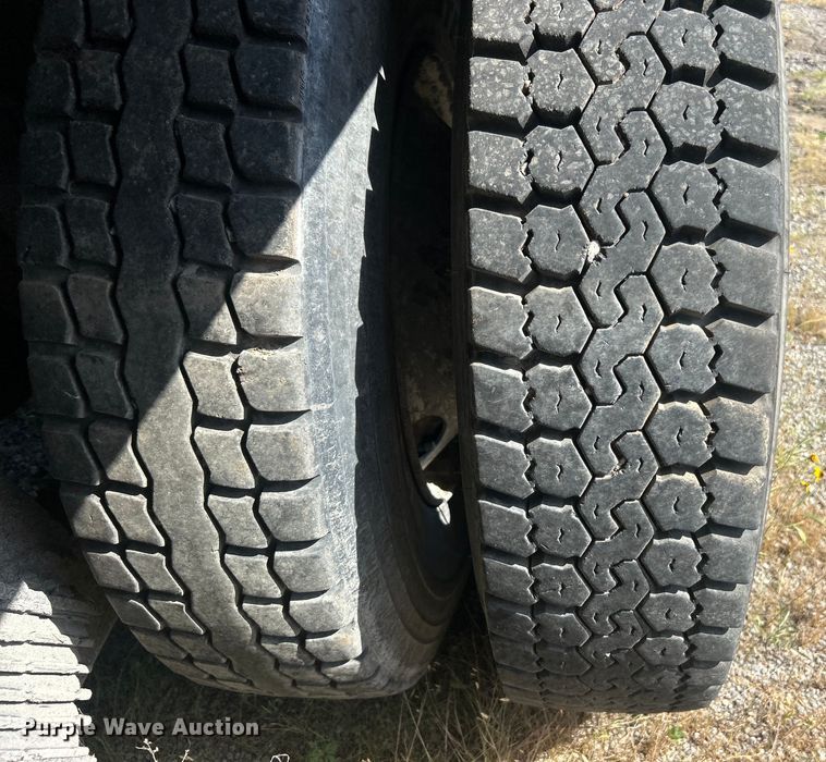 image for item DP1147 2007 International  7400 dump truck