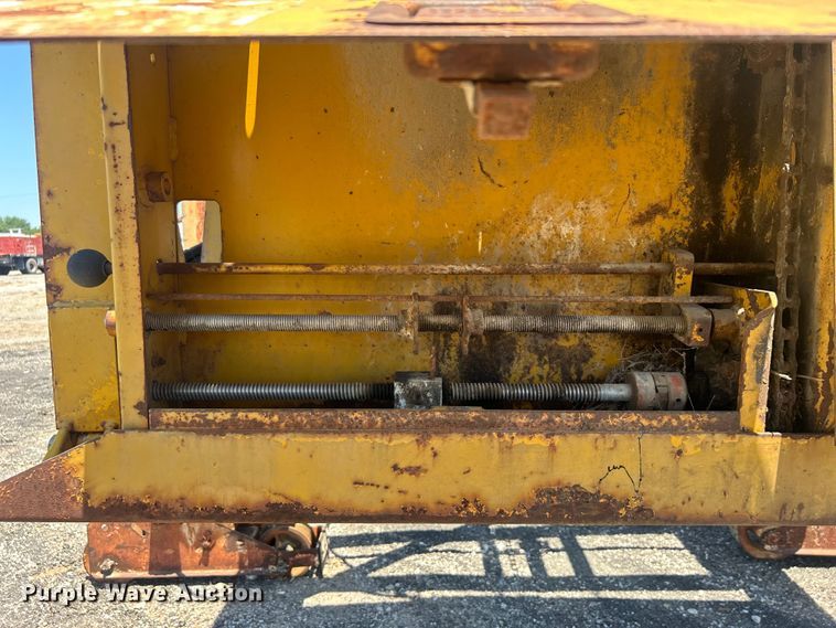 image for item DP1152 Gomaco C450 bridge deck finisher