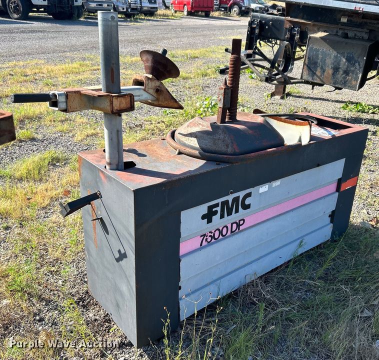 image for item DP1160 FMC 7600DP tire machine