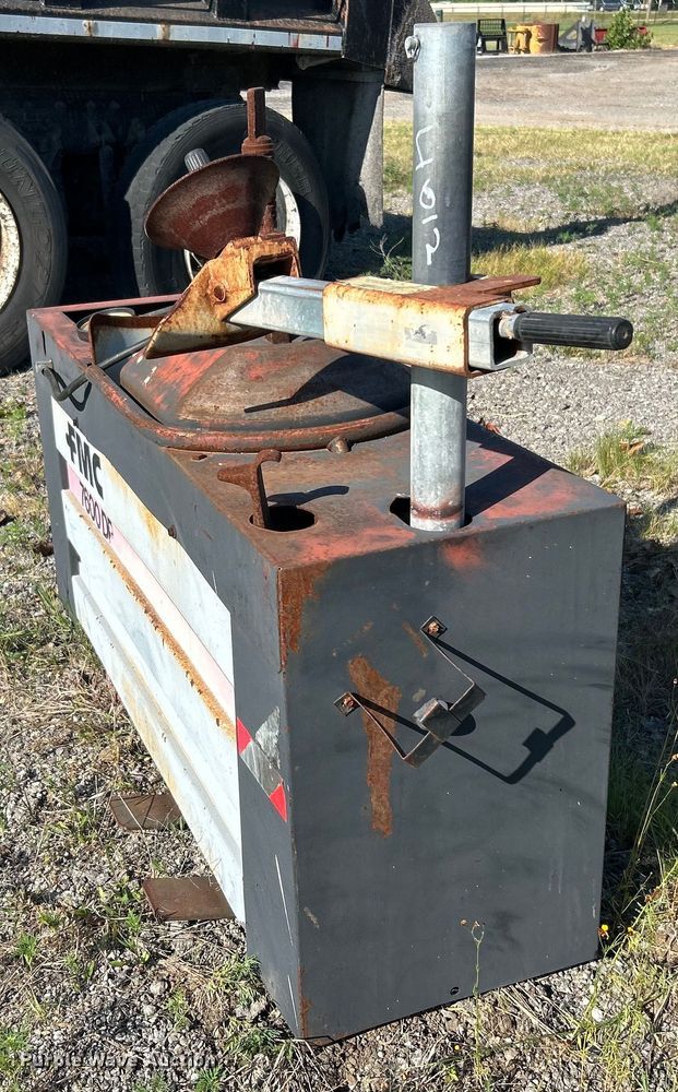 image for item DP1160 FMC 7600DP tire machine