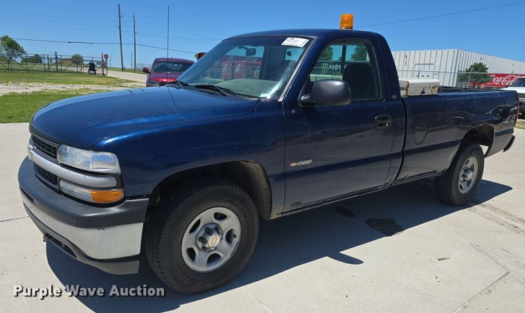 image for item DQ4387 2001 Chevrolet Silverado 1500 pickup truck