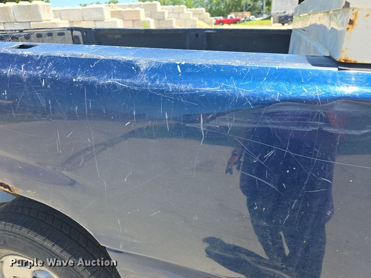 image for item DQ4387 2001 Chevrolet Silverado 1500 pickup truck