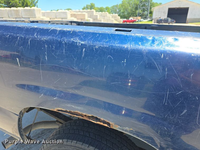 image for item DQ4387 2001 Chevrolet Silverado 1500 pickup truck