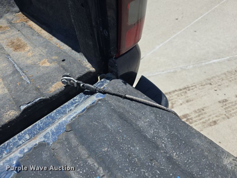 image for item DQ4387 2001 Chevrolet Silverado 1500 pickup truck