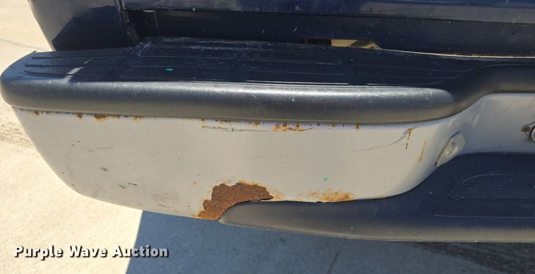 image for item DQ4387 2001 Chevrolet Silverado 1500 pickup truck