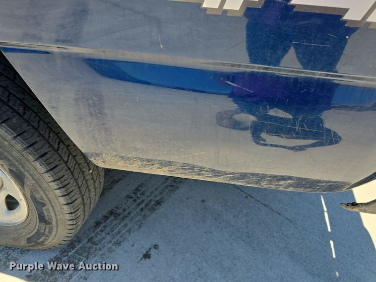 image for item DQ4387 2001 Chevrolet Silverado 1500 pickup truck