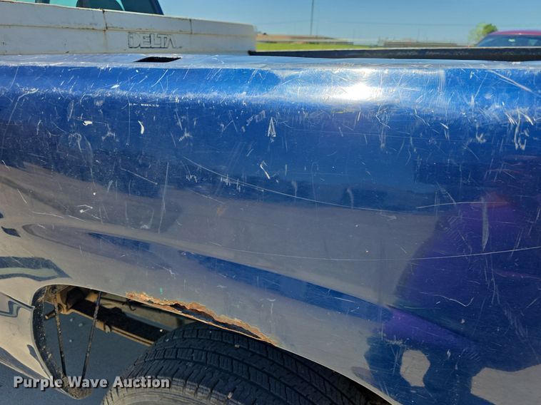 image for item DQ4387 2001 Chevrolet Silverado 1500 pickup truck