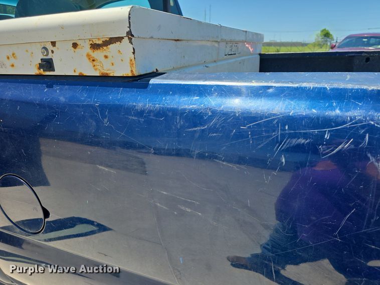 image for item DQ4387 2001 Chevrolet Silverado 1500 pickup truck