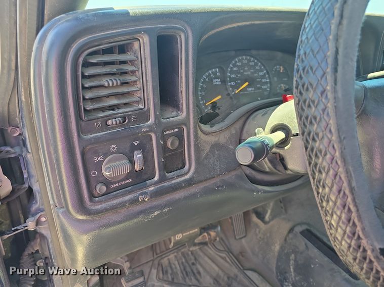 image for item DQ4387 2001 Chevrolet Silverado 1500 pickup truck