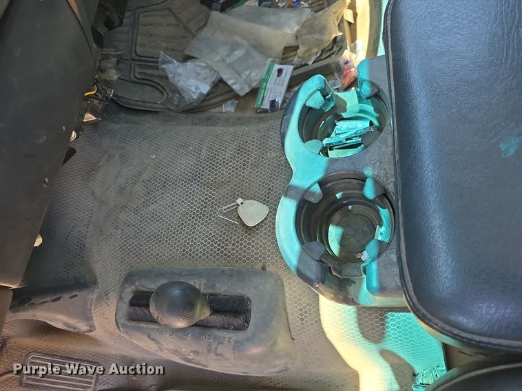 image for item DQ4387 2001 Chevrolet Silverado 1500 pickup truck