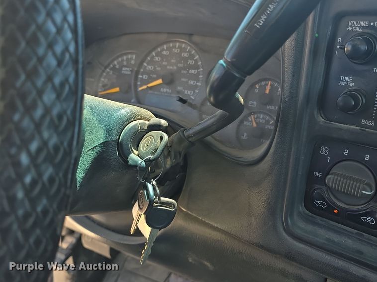 image for item DQ4387 2001 Chevrolet Silverado 1500 pickup truck