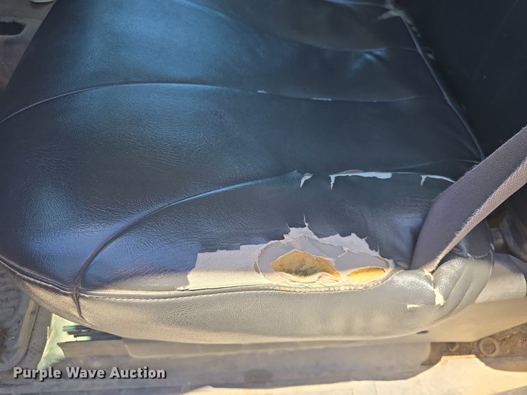 image for item DQ4387 2001 Chevrolet Silverado 1500 pickup truck