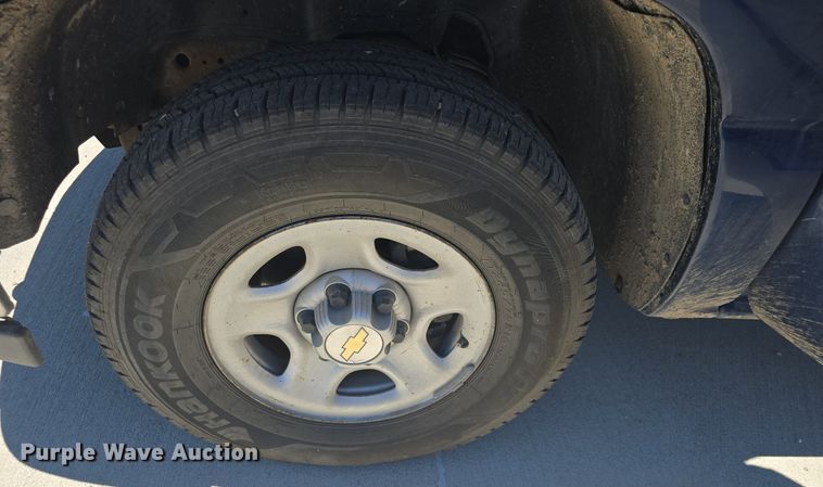 image for item DQ4387 2001 Chevrolet Silverado 1500 pickup truck