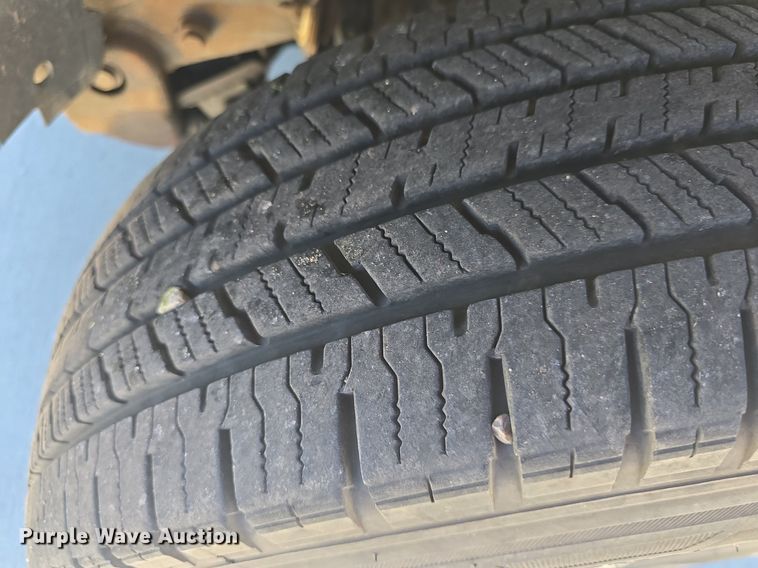 image for item DQ4387 2001 Chevrolet Silverado 1500 pickup truck