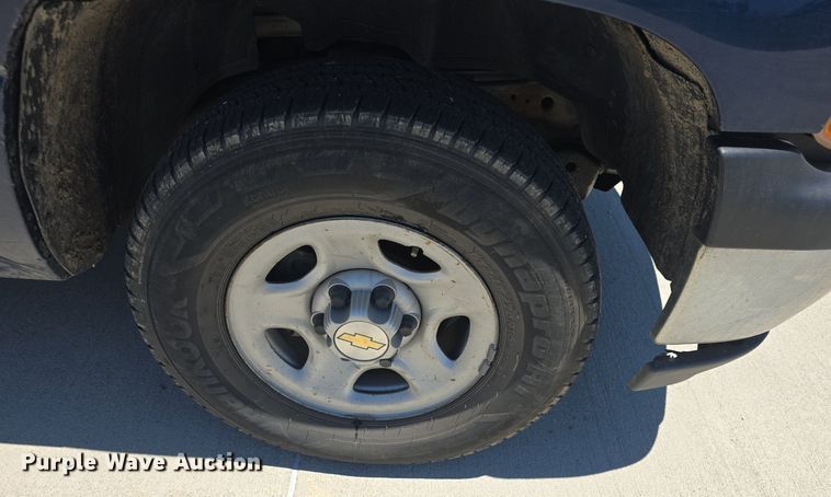 image for item DQ4387 2001 Chevrolet Silverado 1500 pickup truck