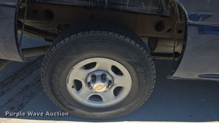 image for item DQ4387 2001 Chevrolet Silverado 1500 pickup truck