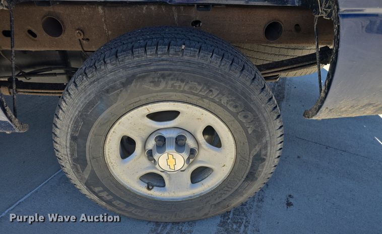 image for item DQ4387 2001 Chevrolet Silverado 1500 pickup truck