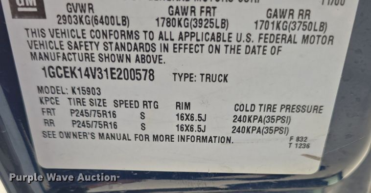 image for item DQ4387 2001 Chevrolet Silverado 1500 pickup truck