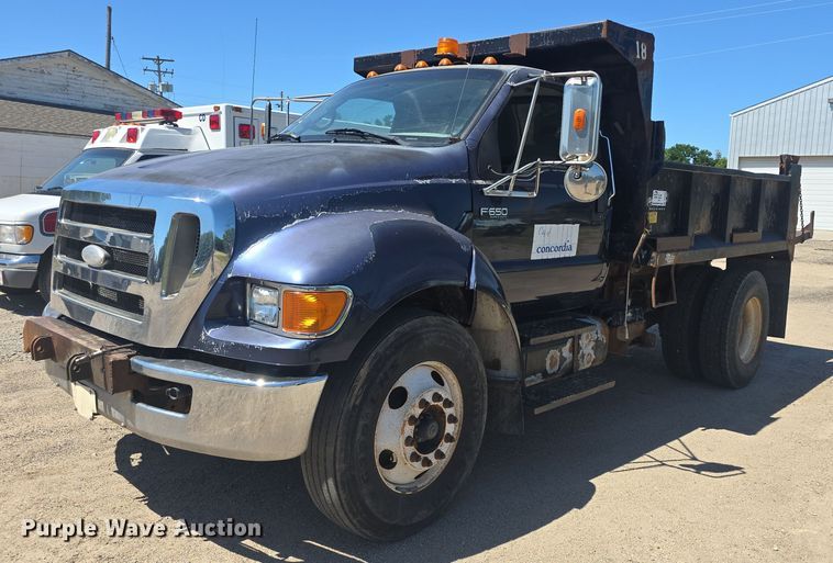 image for item DQ4390 2009 Ford F650 Super Duty XL dump truck