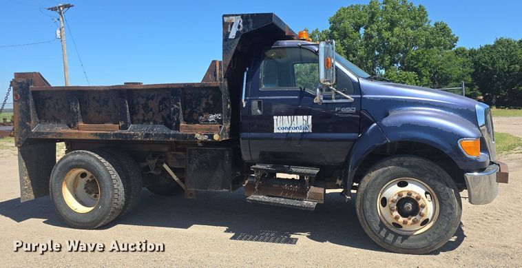 image for item DQ4390 2009 Ford F650 Super Duty XL dump truck