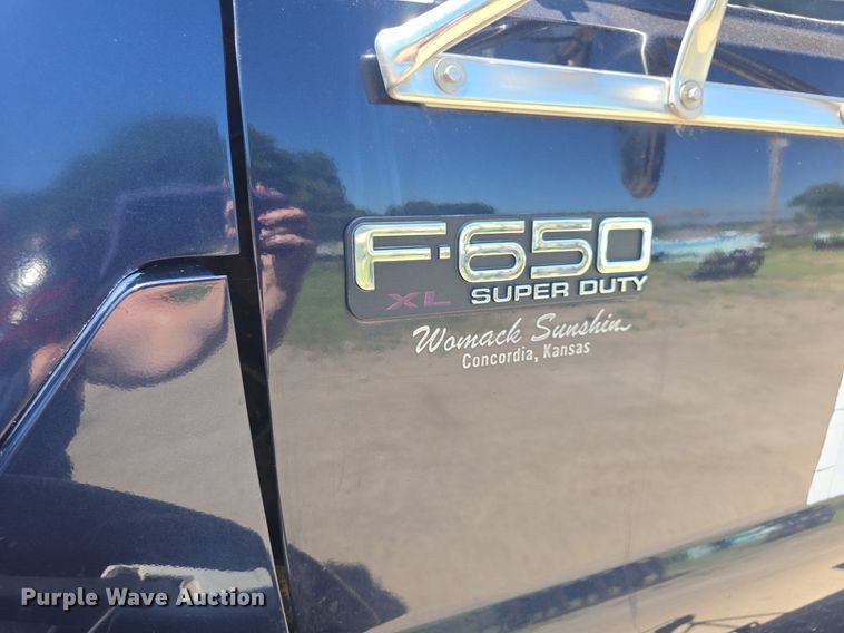 image for item DQ4390 2009 Ford F650 Super Duty XL dump truck