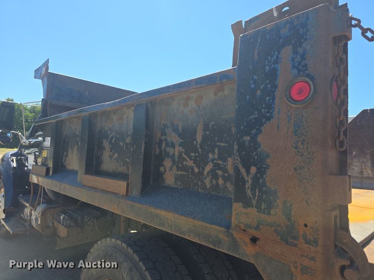 image for item DQ4390 2009 Ford F650 Super Duty XL dump truck