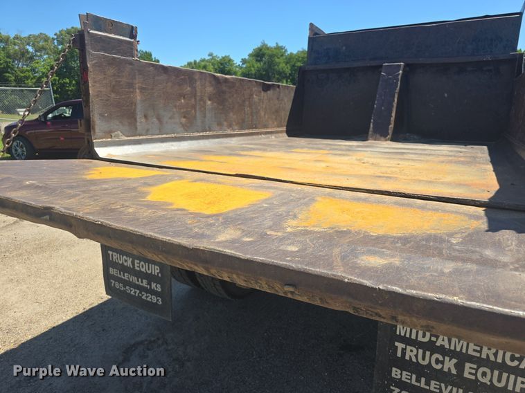 image for item DQ4390 2009 Ford F650 Super Duty XL dump truck