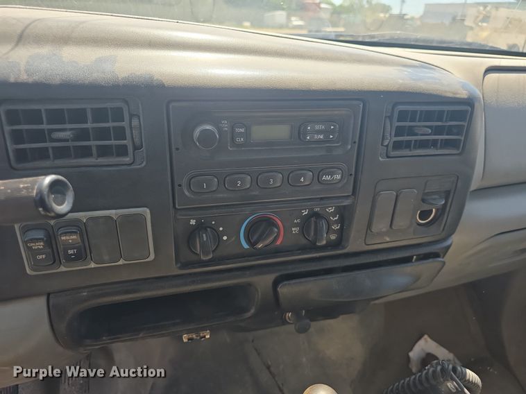 image for item DQ4390 2009 Ford F650 Super Duty XL dump truck