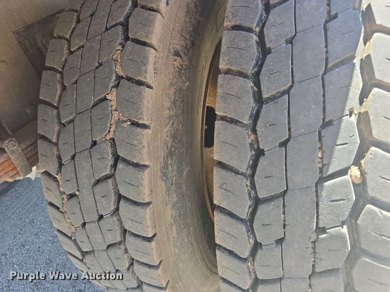 image for item DQ4390 2009 Ford F650 Super Duty XL dump truck