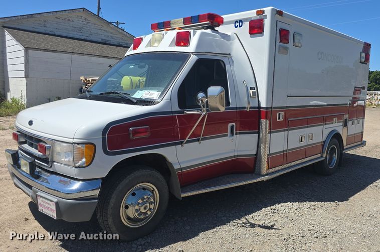 image for item DQ4391 1998 Ford E450 ambulance