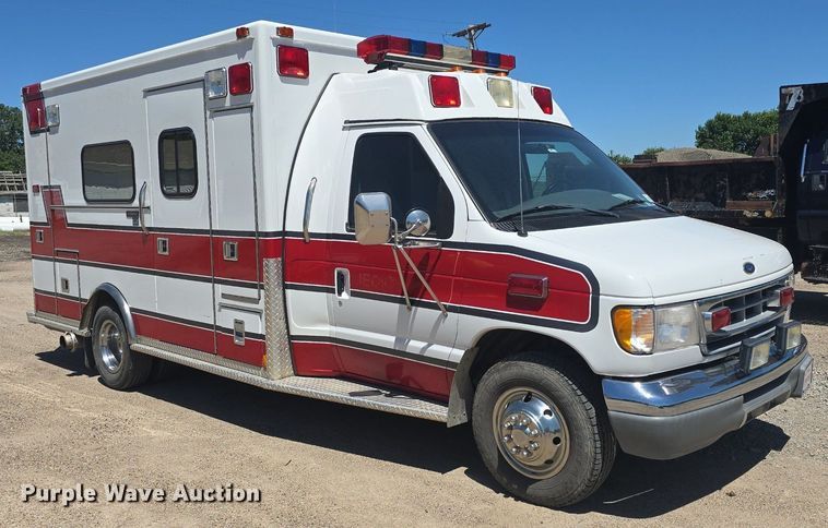 image for item DQ4391 1998 Ford E450 ambulance