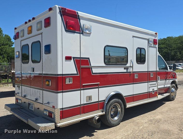image for item DQ4391 1998 Ford E450 ambulance