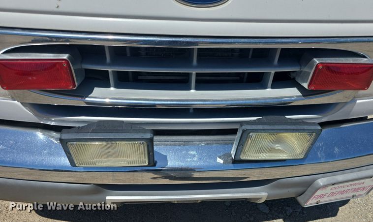 image for item DQ4391 1998 Ford E450 ambulance