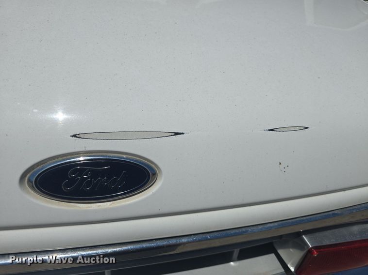 image for item DQ4391 1998 Ford E450 ambulance