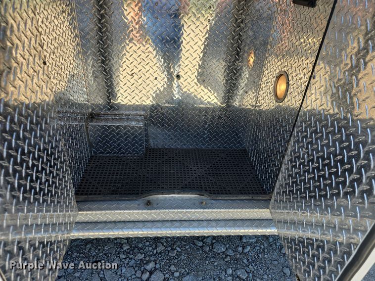 image for item DQ4391 1998 Ford E450 ambulance