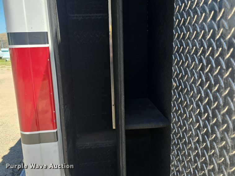 image for item DQ4391 1998 Ford E450 ambulance