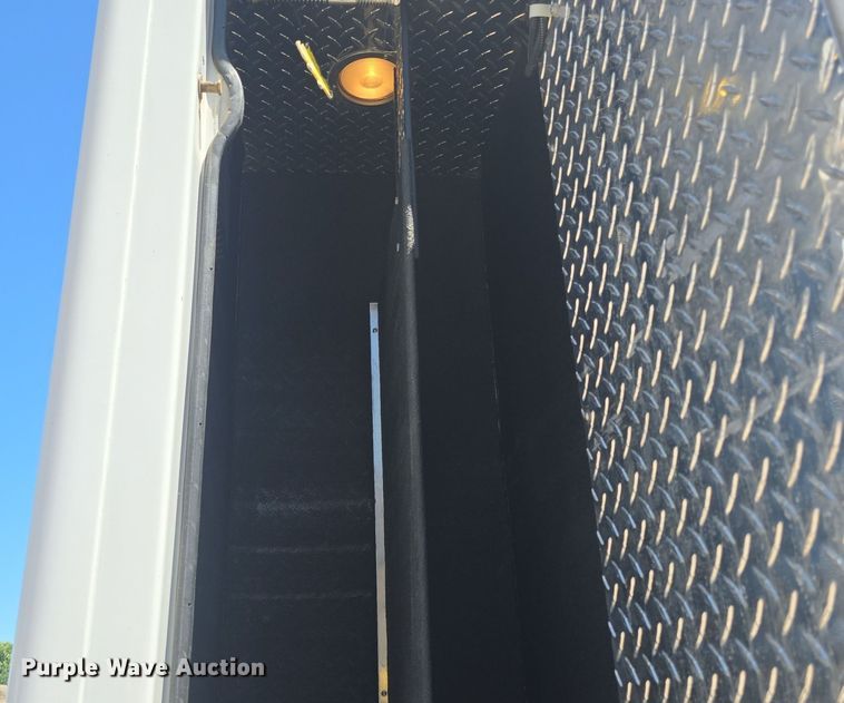 image for item DQ4391 1998 Ford E450 ambulance