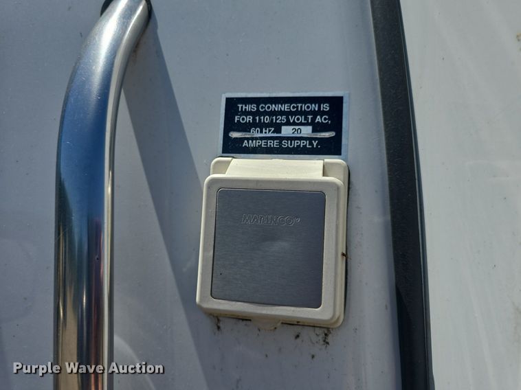 image for item DQ4391 1998 Ford E450 ambulance