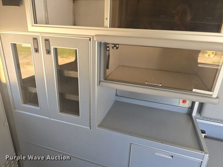 image for item DQ4391 1998 Ford E450 ambulance