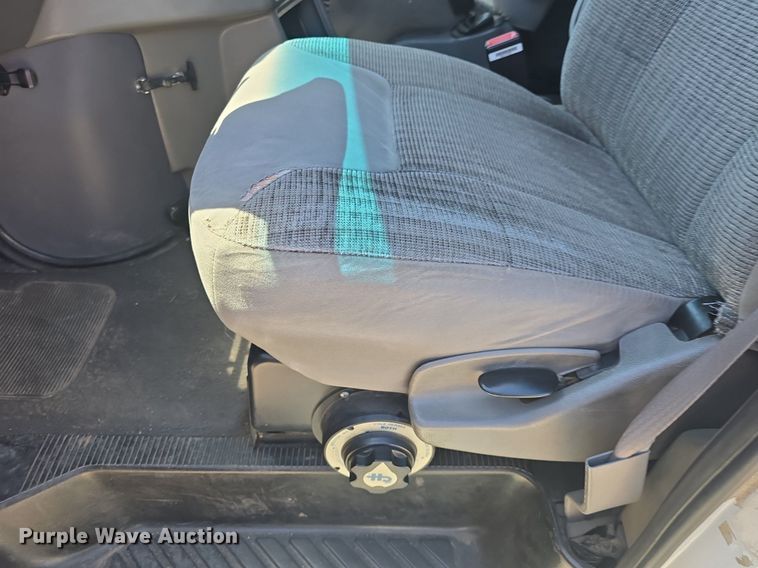 image for item DQ4391 1998 Ford E450 ambulance