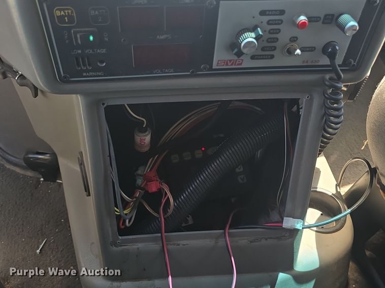 image for item DQ4391 1998 Ford E450 ambulance