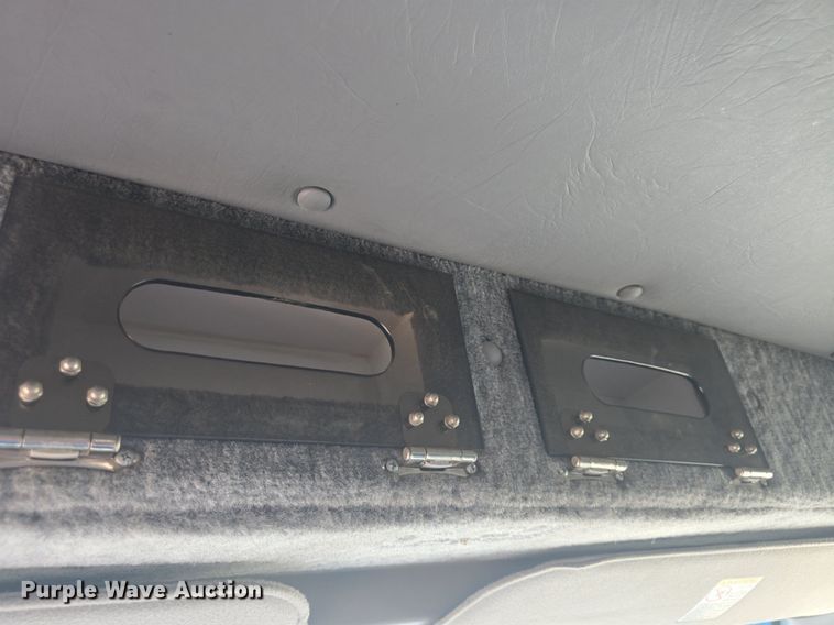 image for item DQ4391 1998 Ford E450 ambulance