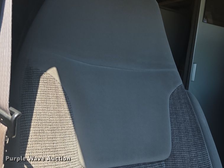 image for item DQ4391 1998 Ford E450 ambulance