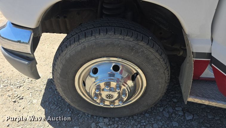 image for item DQ4391 1998 Ford E450 ambulance