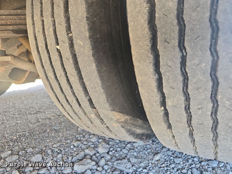 image for item DQ4391 1998 Ford E450 ambulance