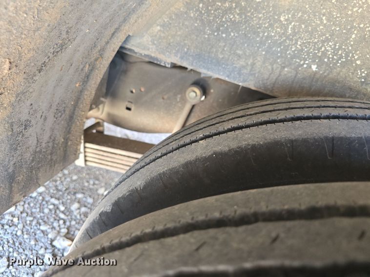 image for item DQ4391 1998 Ford E450 ambulance