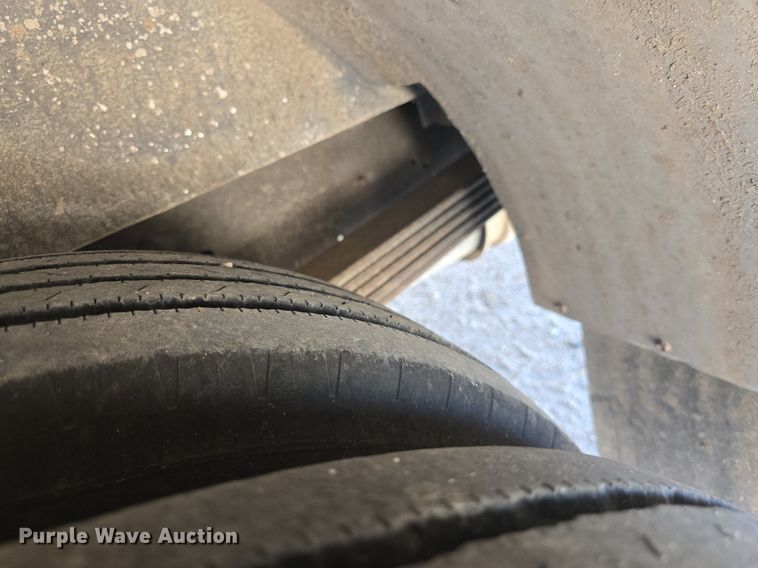 image for item DQ4391 1998 Ford E450 ambulance